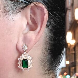 💋10k Gold Plated Lux Green Cz Diamond Drop Dangle Earrings